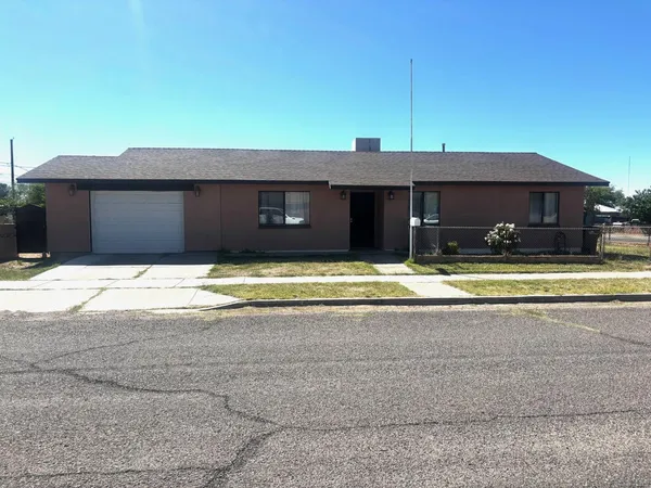 $1,300 | 1738 North C Avenue, Douglas, AZ 85607