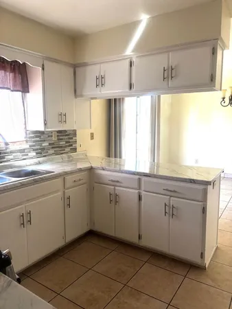$1,300 | 1738 North C Avenue, Douglas, AZ 85607