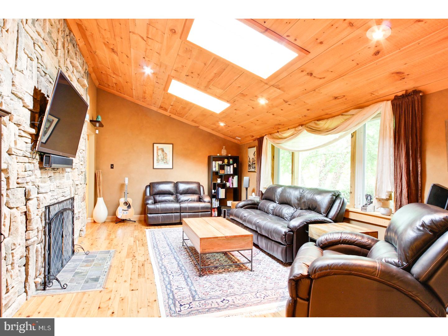 2 Austin Road Yardley, PA 19067 - Photo 7 of 25 Living Room