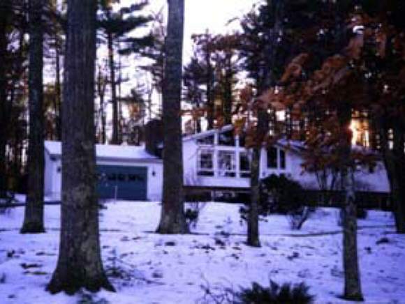 6 Massasoit Road Nashua, NH 03063 - Photo 1 of 2