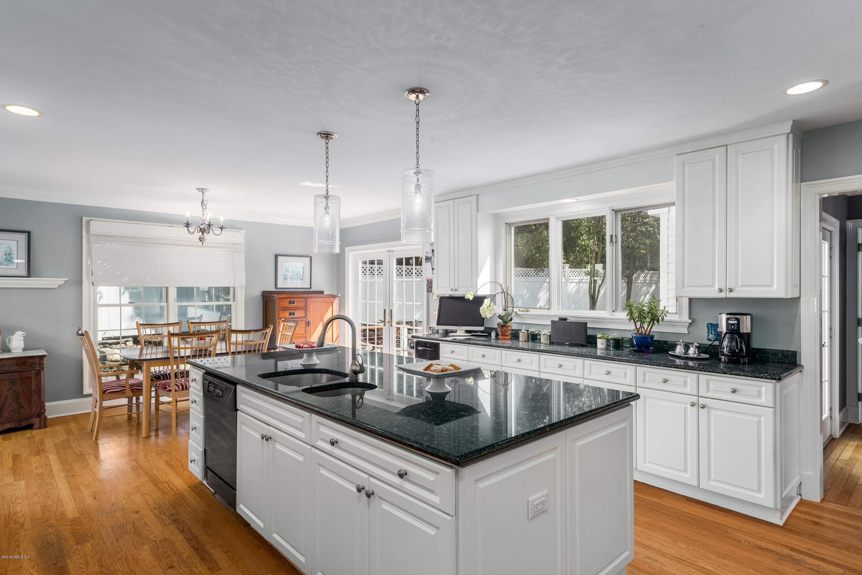 5 Verona Drive Riverside, CT 06878 - Photo 6 of 23 Spacious Eat-In Kitchen