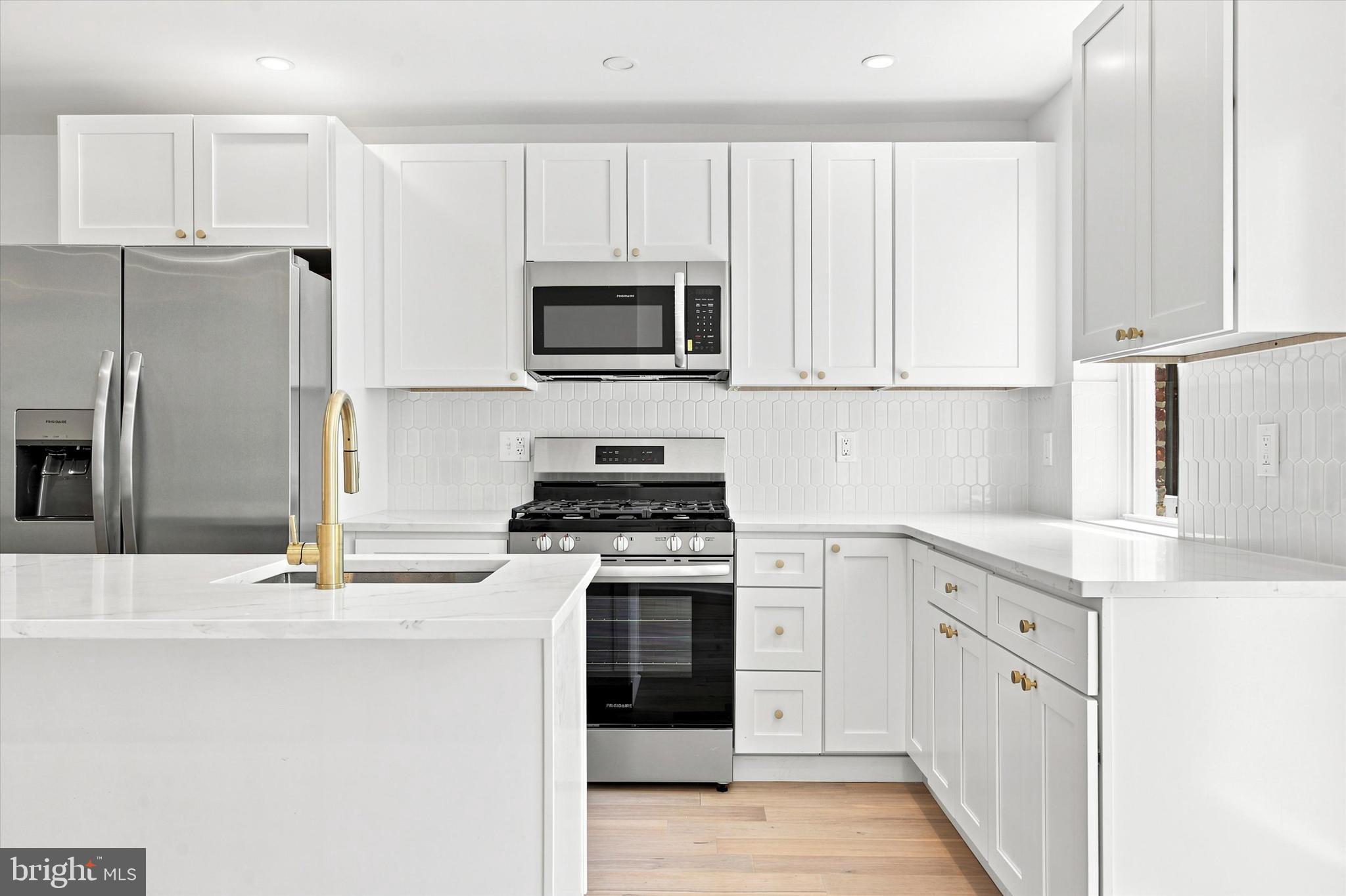 258 Rochelle Avenue Philadelphia, PA 19128 - Photo 8 of 26 Kitchen