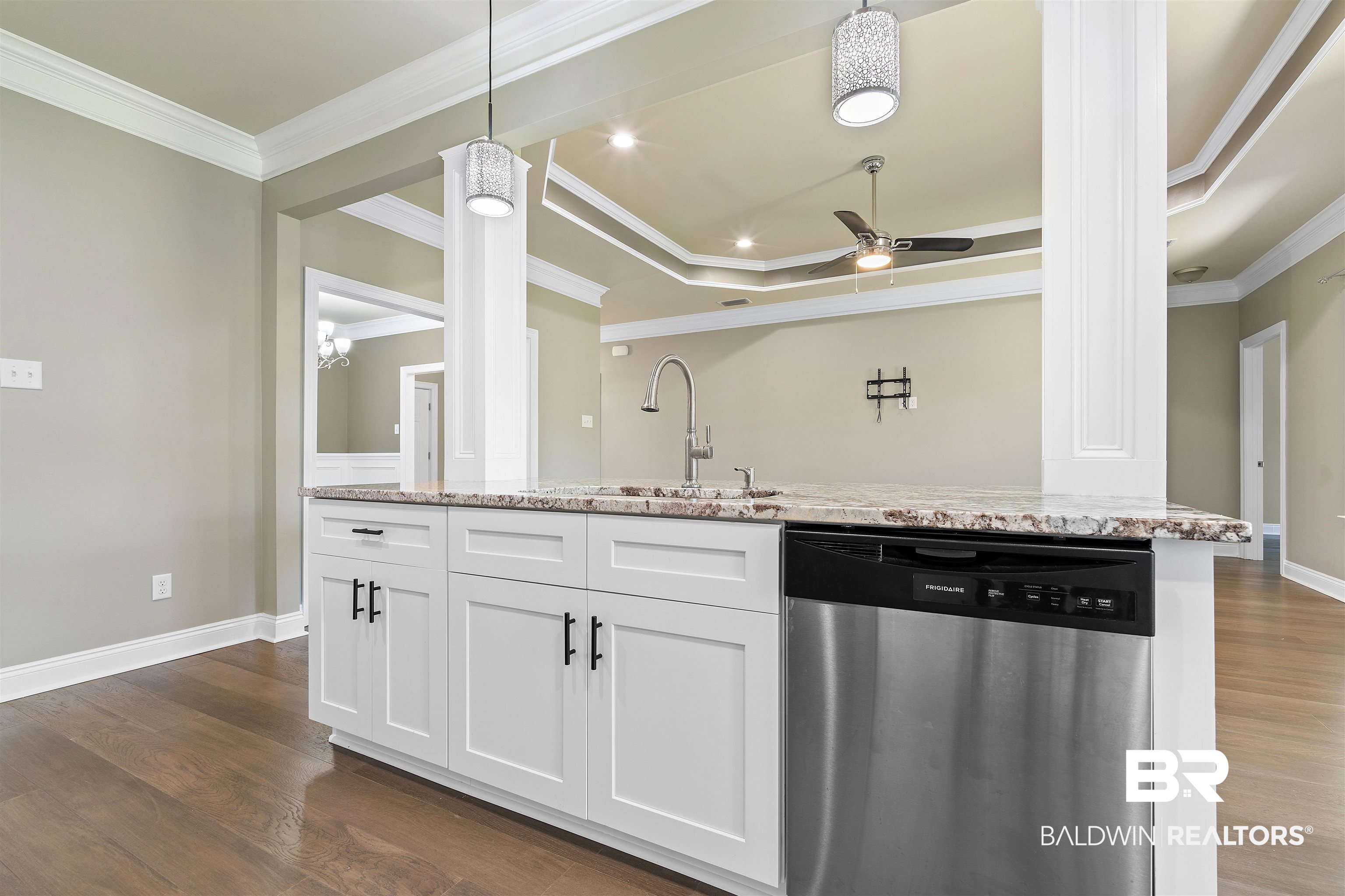 9967 Bridgewater Drive Theodore, AL 36582 - Photo 17 of 34 Kitchen Island