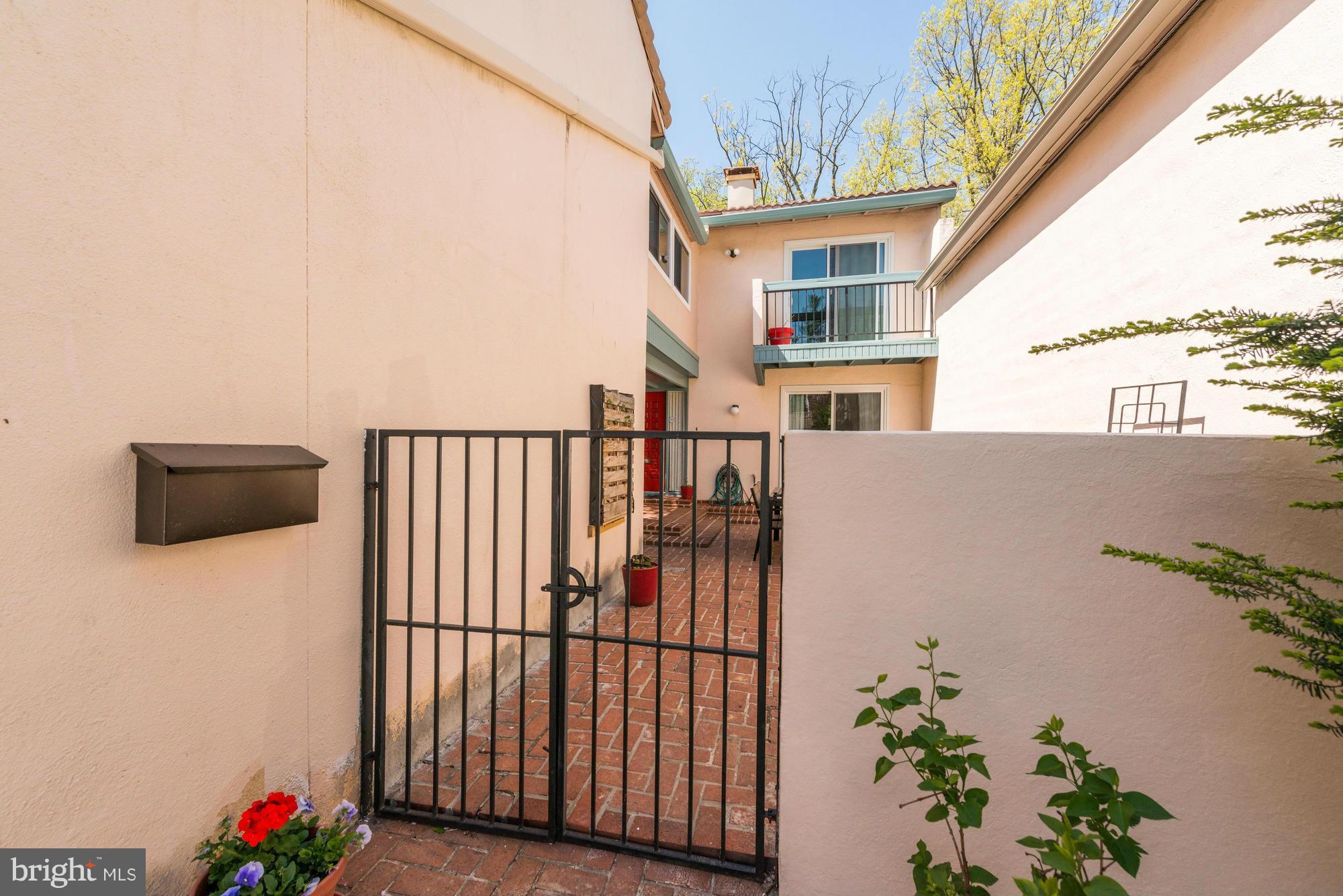 11650 Mediterranean Court Reston, VA 20190 - Photo 1 of 30 Exterior (Front)