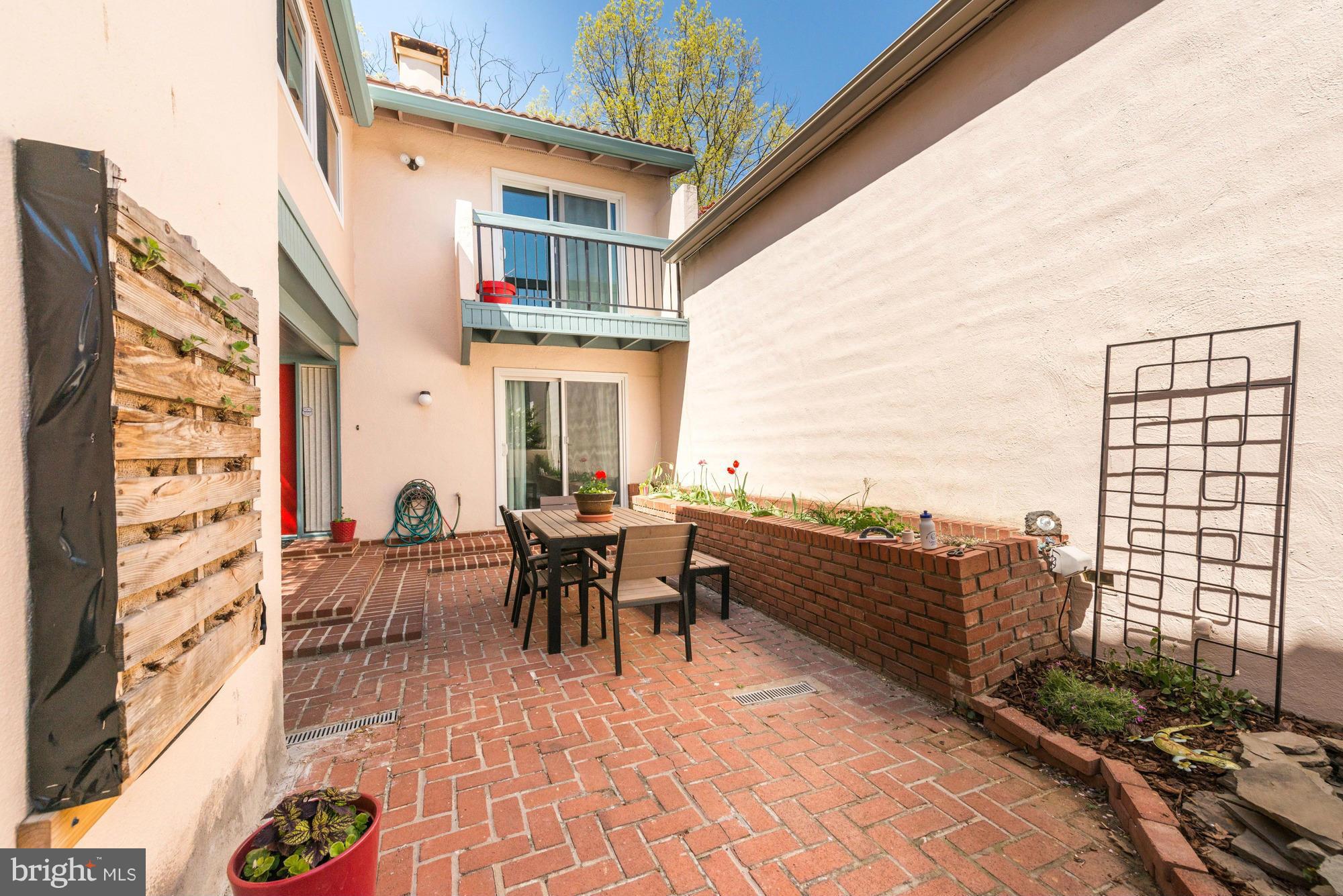 11650 Mediterranean Court Reston, VA 20190 - Photo 2 of 30 Exterior (Front)