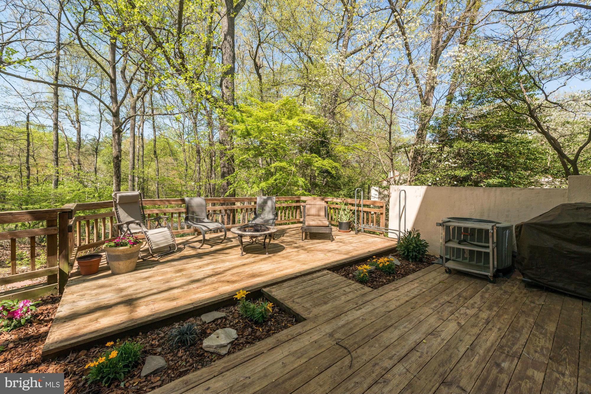 11650 Mediterranean Court Reston, VA 20190 - Photo 25 of 30 Exterior (Rear)