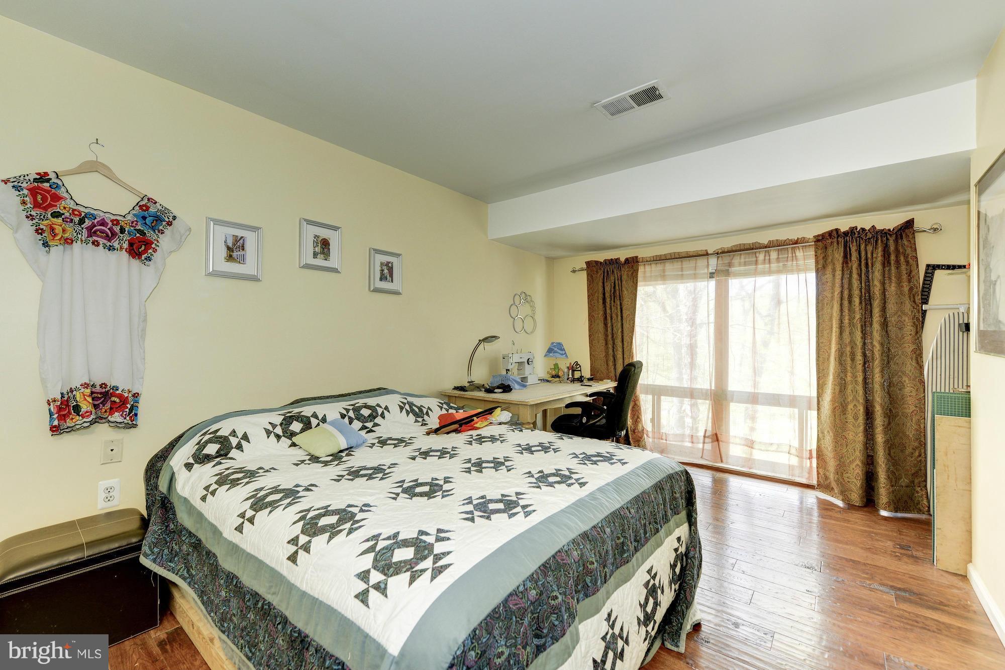 11650 Mediterranean Court Reston, VA 20190 - Photo 26 of 30 Bedroom