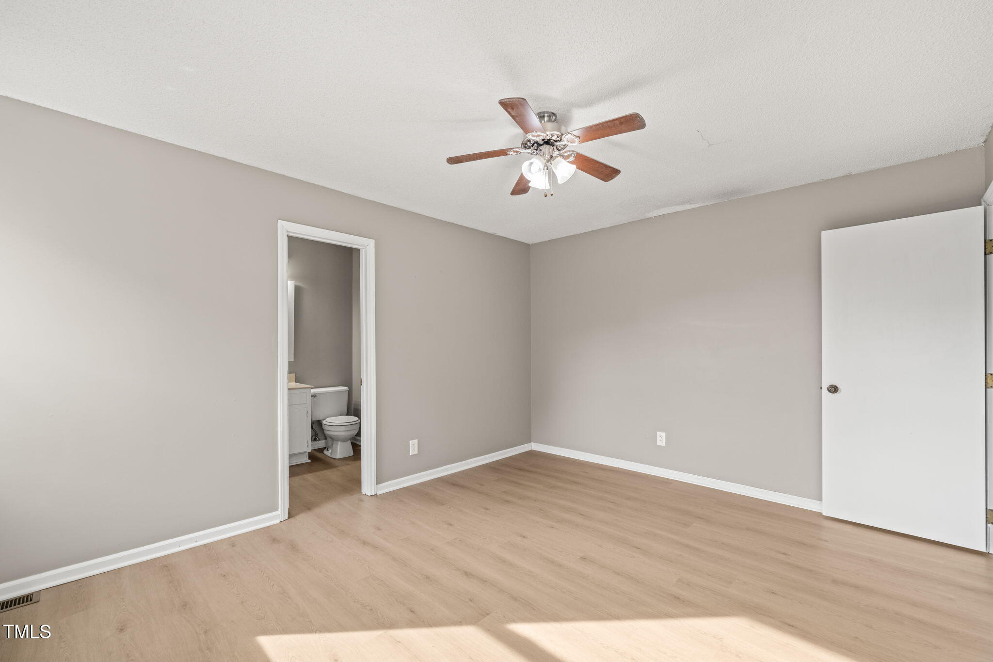 621 Bashford Road Raleigh, NC 27606 - Photo 21 of 29 Bedroom 1 (2)