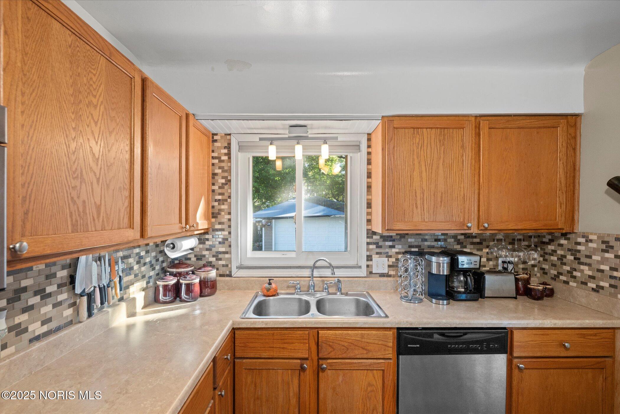 4210 Bowen Road Toledo, OH 43613 - Photo 16 of 30 16-DSC_2862
