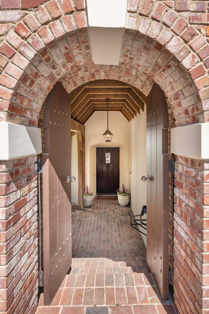 841 Hayne Road Hillsborough, CA 94010 - Photo 10 of 78