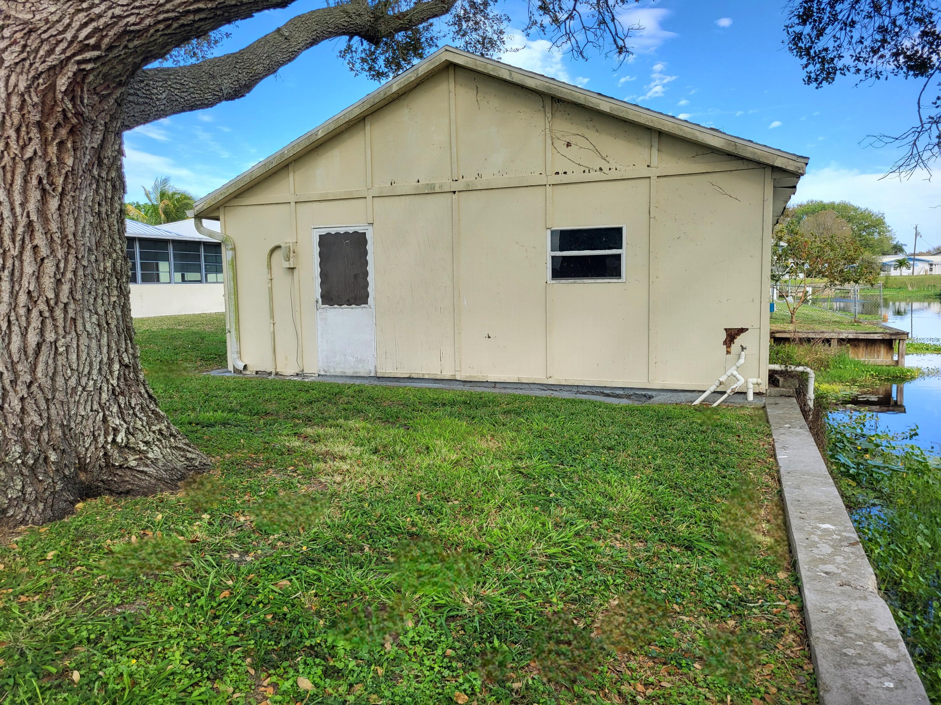 2033 Hunter Road Okeechobee, FL 34974 - Photo 12 of 28 20240213_141248