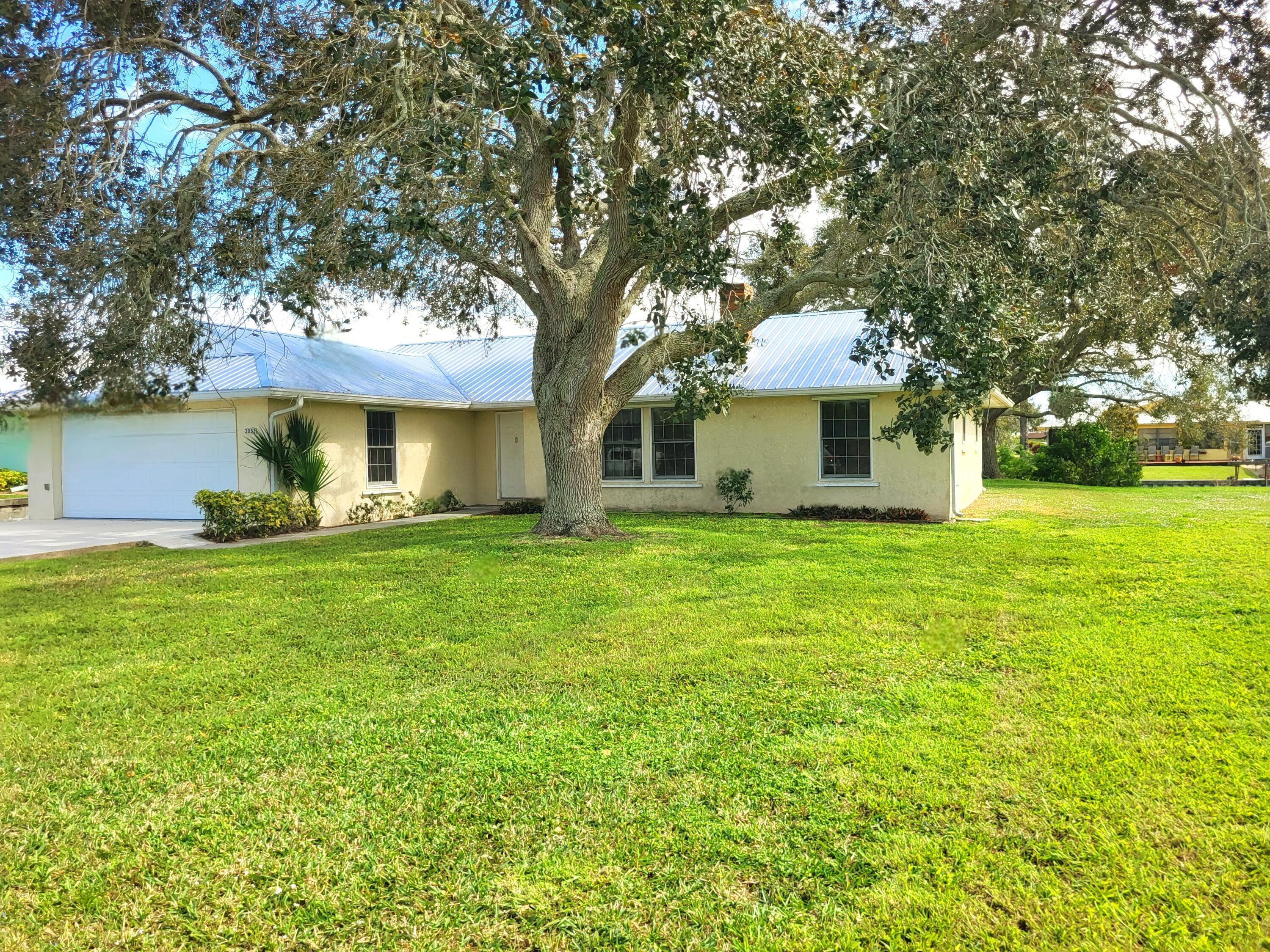 2033 Hunter Road Okeechobee, FL 34974 - Photo 2 of 28 20240213_141116