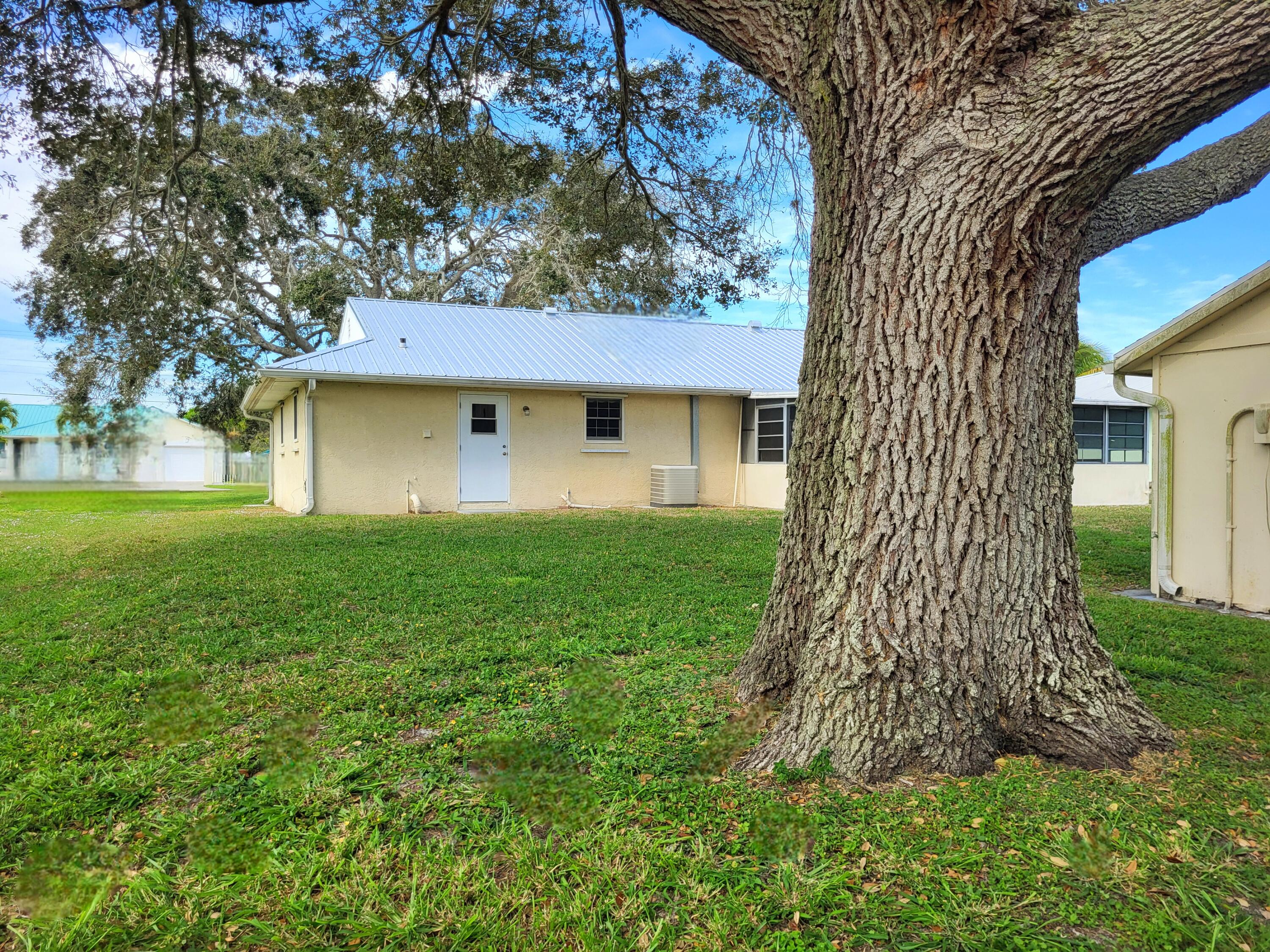 2033 Hunter Road Okeechobee, FL 34974 - Photo 4 of 28 20240213_141252