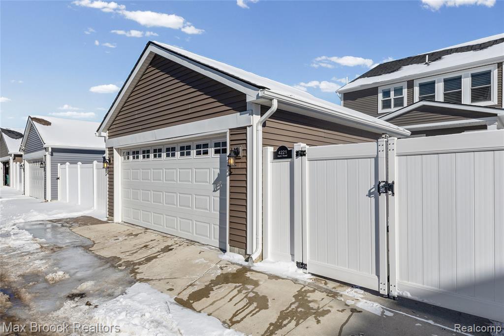 4211 Kent Road Royal Oak, MI 48073 - Photo 50 of 54