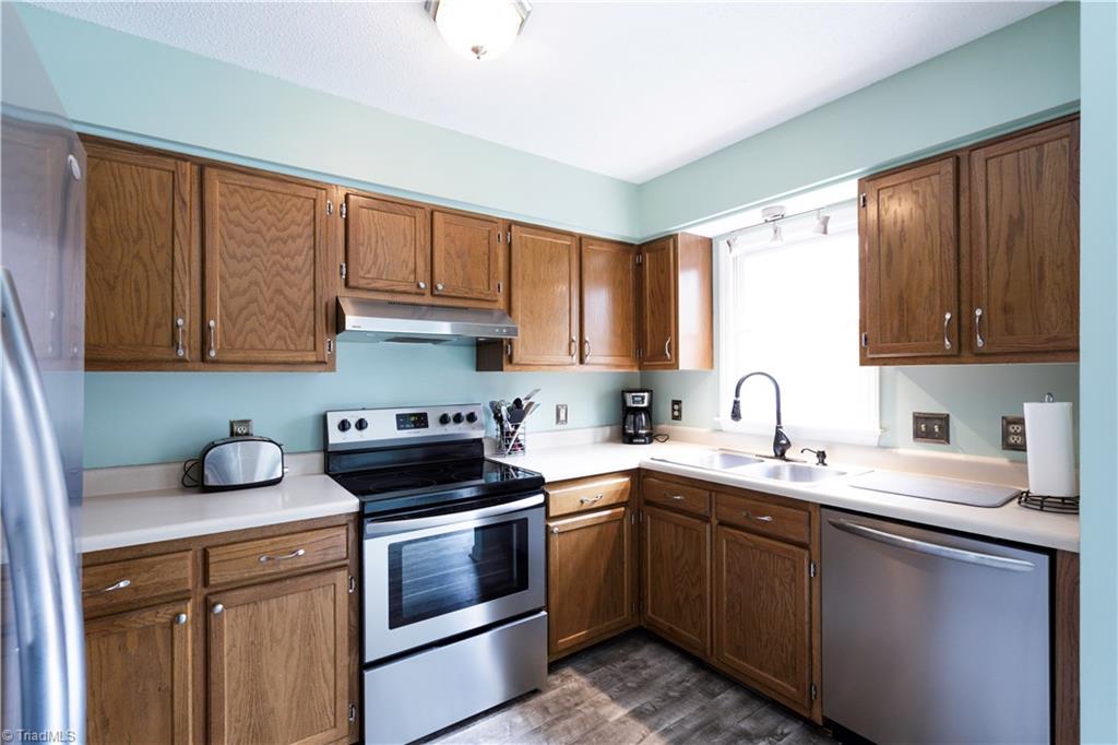 5200 Folgers Mill Road Julian, NC 27283 - Photo 4 of 20 Kitchen