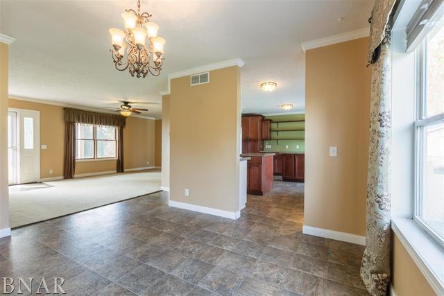 14668 Autumn Road Wapella, IL 61777 - Photo 3 of 21