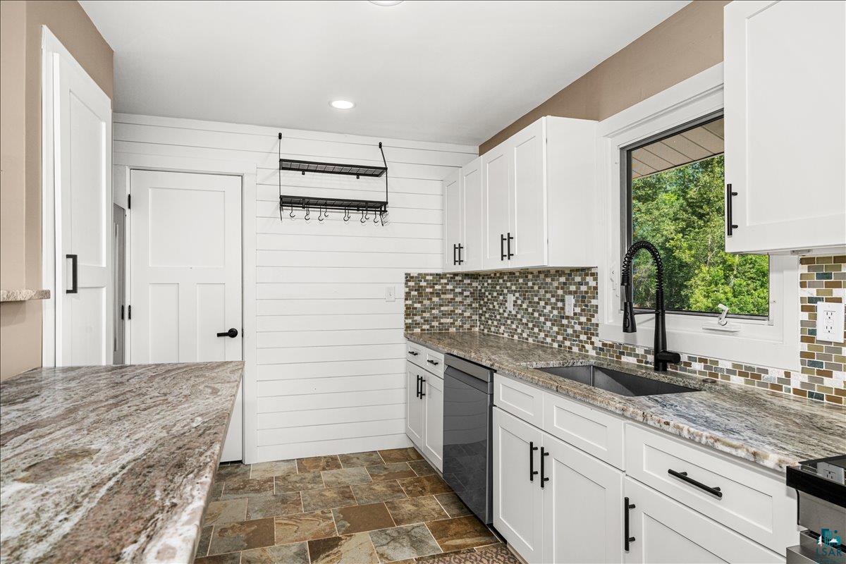 3751 Martin Road Duluth, MN 55803 - Photo 11 of 43