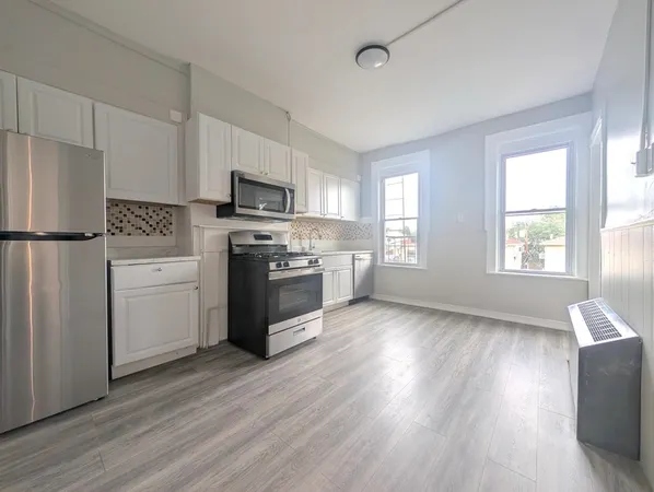 $2,000 | 146 Hopkins Avenue, Unit 3, Jersey City, NJ 07306