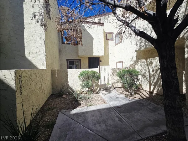 $1,910 | 5045 Spencer Street, Unit B, Las Vegas, NV 89119