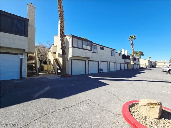 $1,910 | 5045 Spencer Street, Unit B, Las Vegas, NV 89119