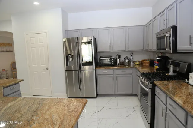 $2,590 | 6008 West Questa Drive, Glendale, AZ 85310