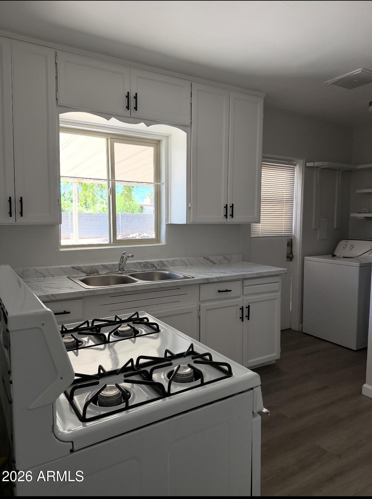 2221 East Osborn Road Phoenix, AZ 85016 - Photo 11 of 17 kitchen window