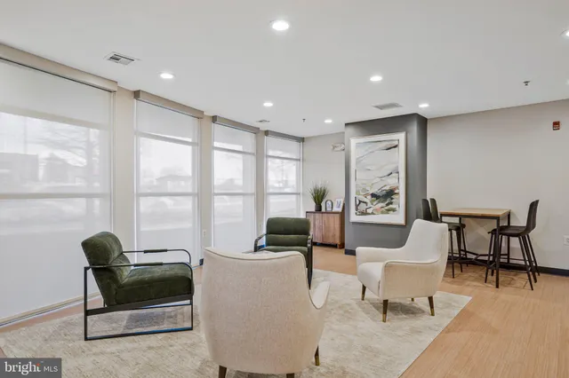 $384,900 | 181 East Reed Avenue, Unit 206, Alexandria, VA 22305