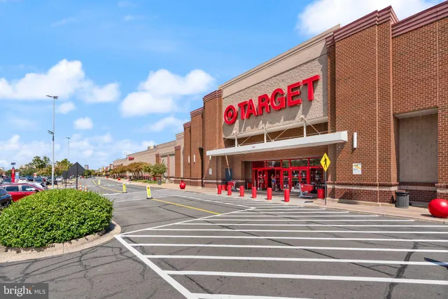 $384,900 | 181 East Reed Avenue, Unit 206, Alexandria, VA 22305