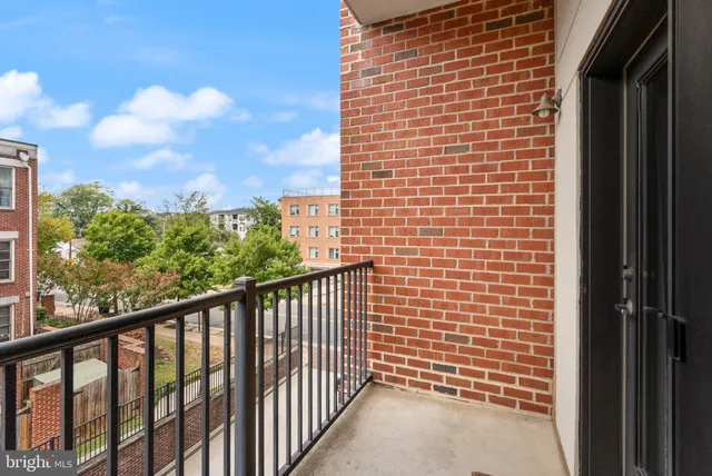 $384,900 | 181 East Reed Avenue, Unit 206, Alexandria, VA 22305