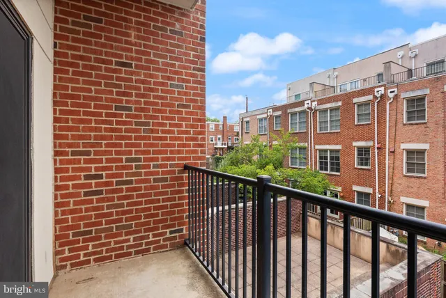 $384,900 | 181 East Reed Avenue, Unit 206, Alexandria, VA 22305