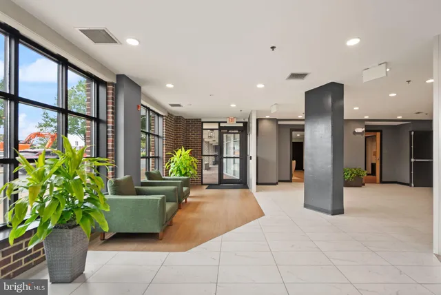 $384,900 | 181 East Reed Avenue, Unit 206, Alexandria, VA 22305