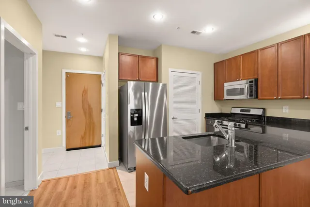 $384,900 | 181 East Reed Avenue, Unit 206, Alexandria, VA 22305