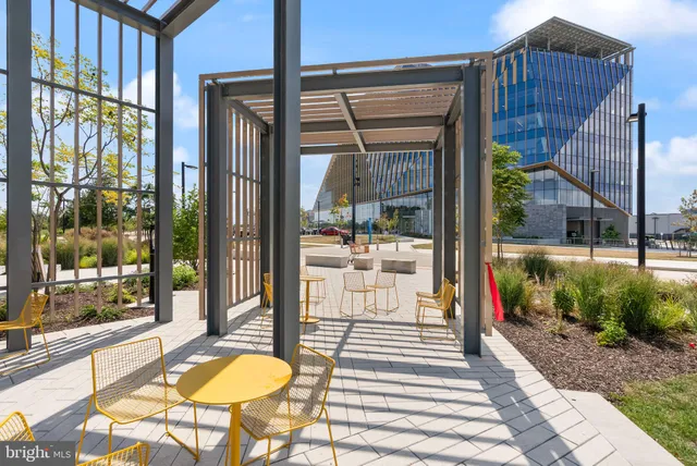 $384,900 | 181 East Reed Avenue, Unit 206, Alexandria, VA 22305