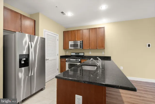 $384,900 | 181 East Reed Avenue, Unit 206, Alexandria, VA 22305