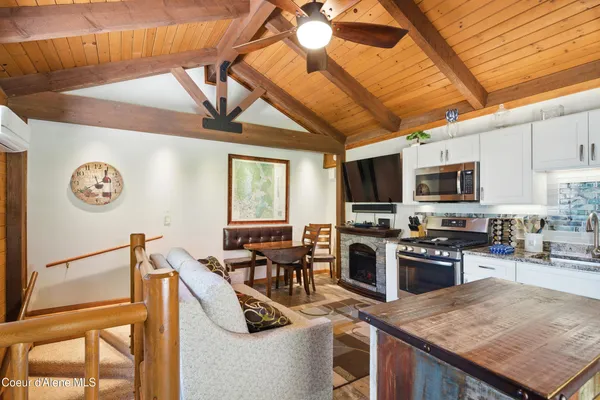 $1,095,000 | 471 Kaniksu Shores Road, Sandpoint, ID 83864
