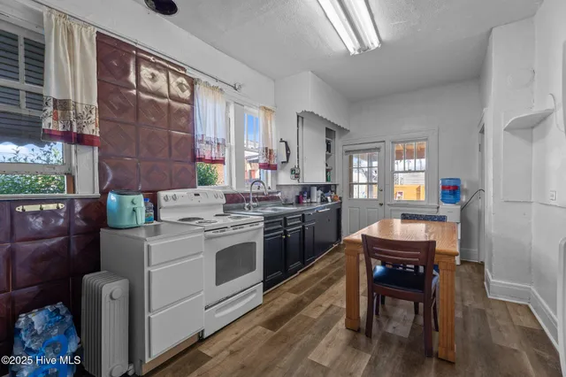 $173,900 | 511 Herring Avenue East, Wilson, NC 27893