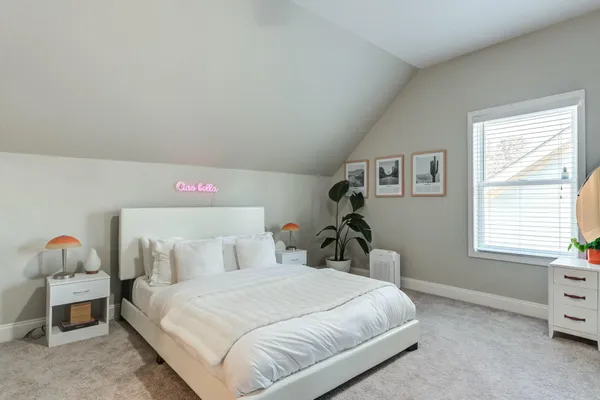 walk in closet with window