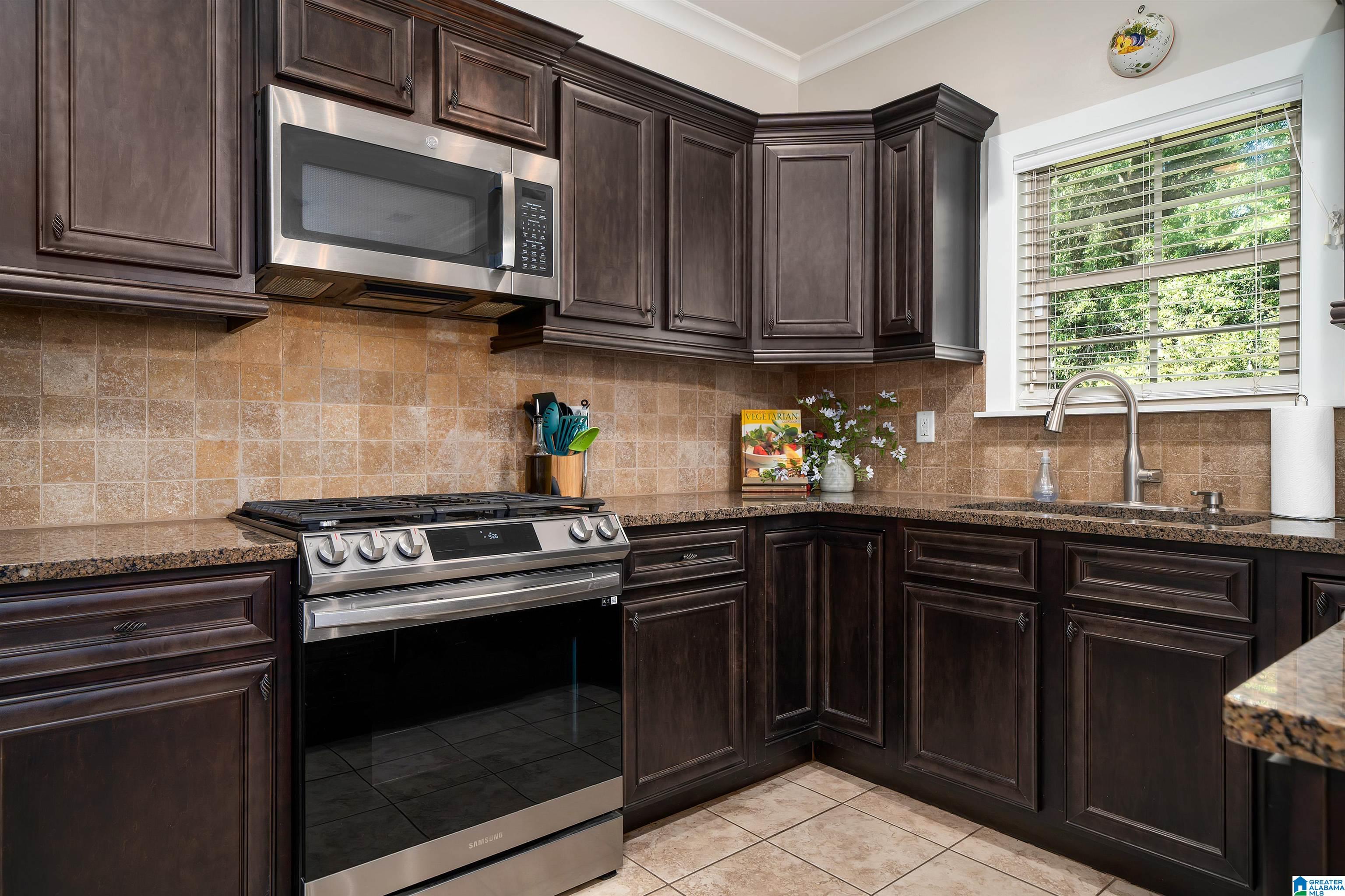 360 Barrington Court Birmingham, AL 35210 - Photo 7 of 23