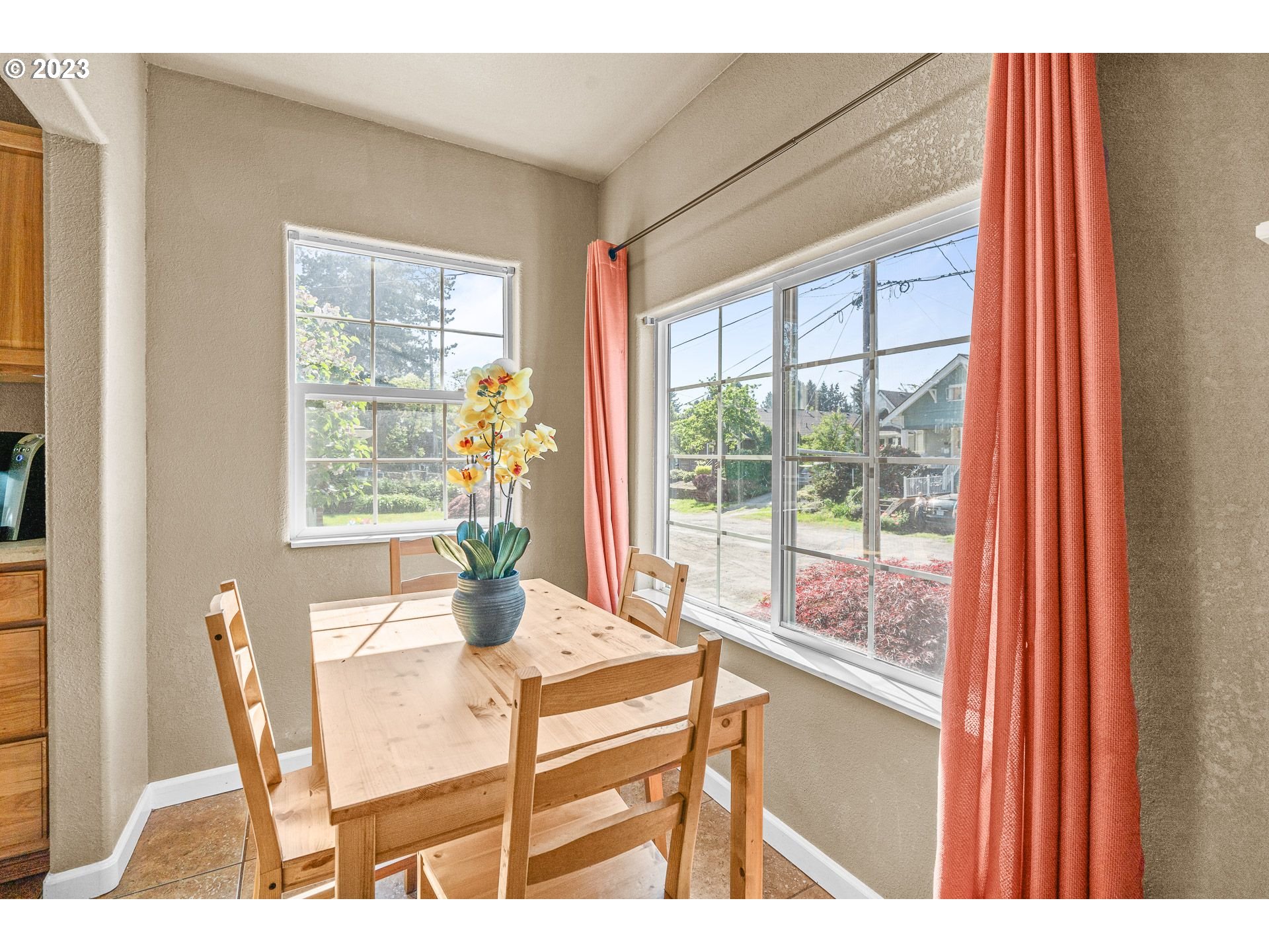 1255 North Kilpatrick Street Portland, OR 97217 - Photo 16 of 30 a dining room with furniture and window