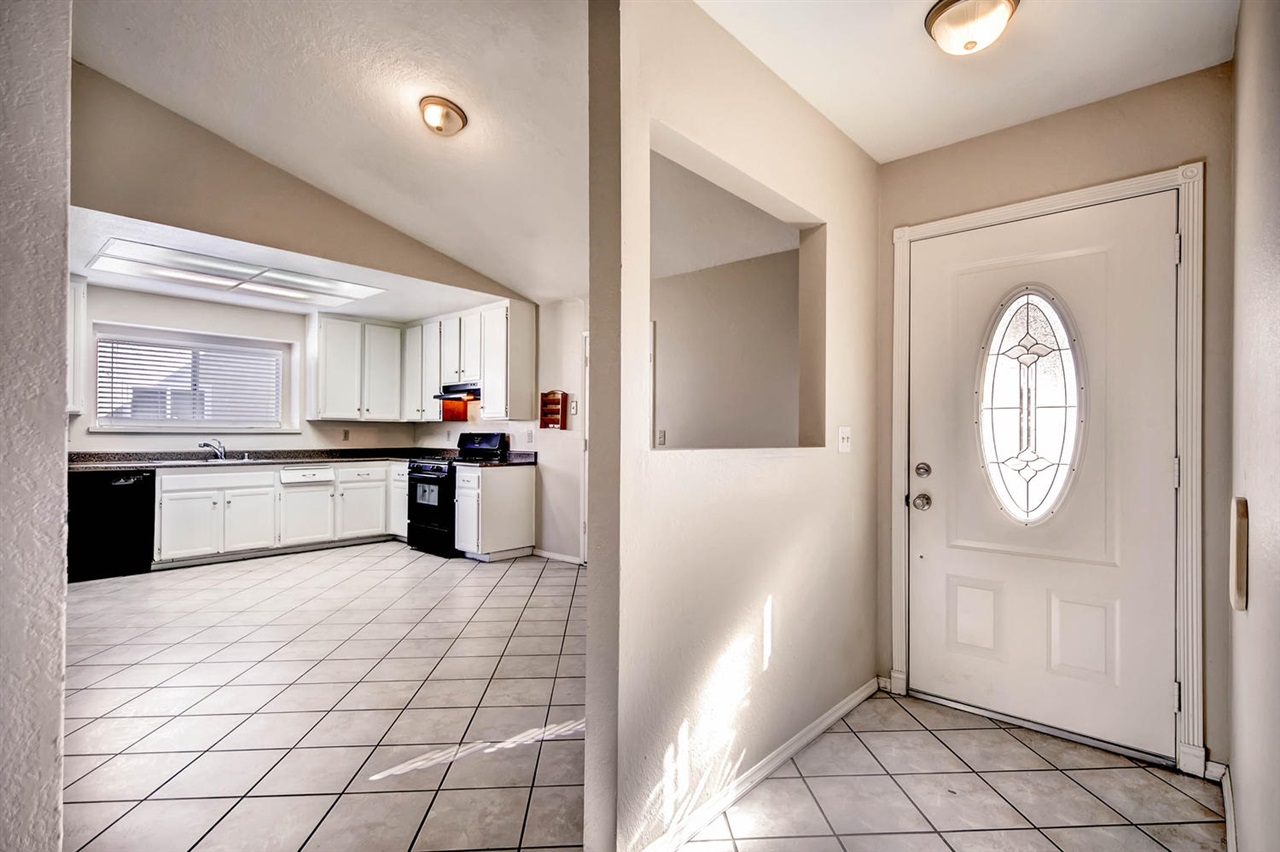 672 Irene Road Oceanside, CA 92057 - Photo 5 of 22 Gallery Image 5