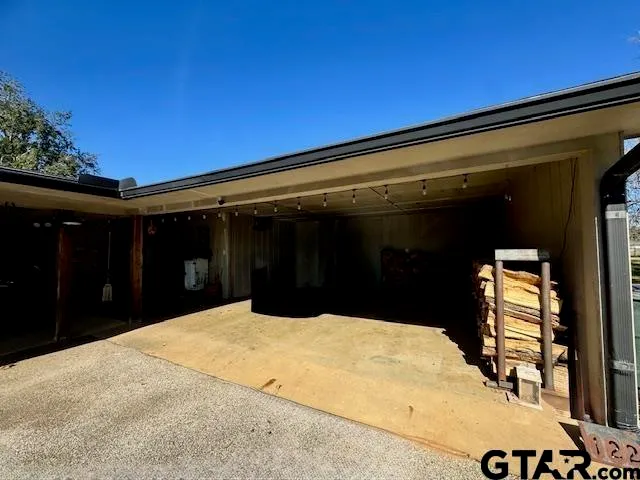 $315,000 | 12239 Lovers Lane, Larue, TX 75770