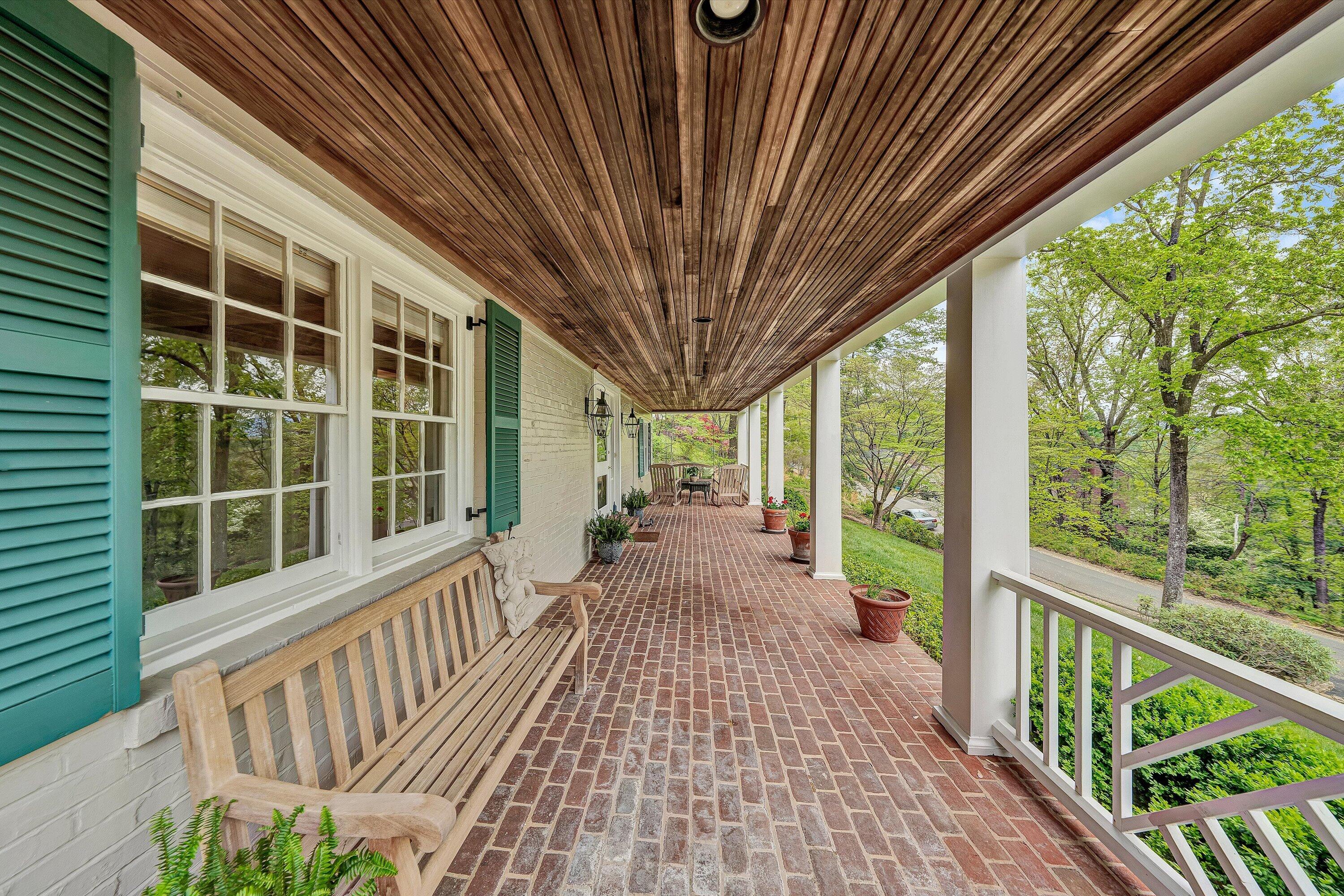 2438 Robin Hood Road Southeast Roanoke, VA 24014 - Photo 7 of 81 07-DSC00328