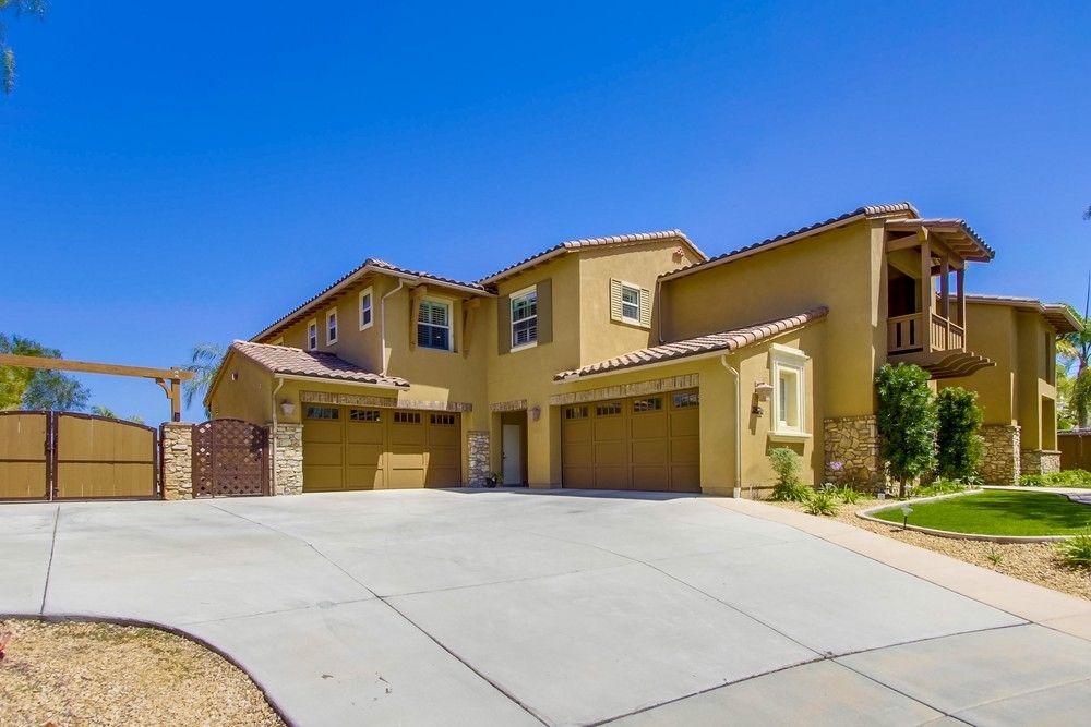 2876 Ranch Gate Road Chula Vista, CA 91914 - Photo 2 of 25