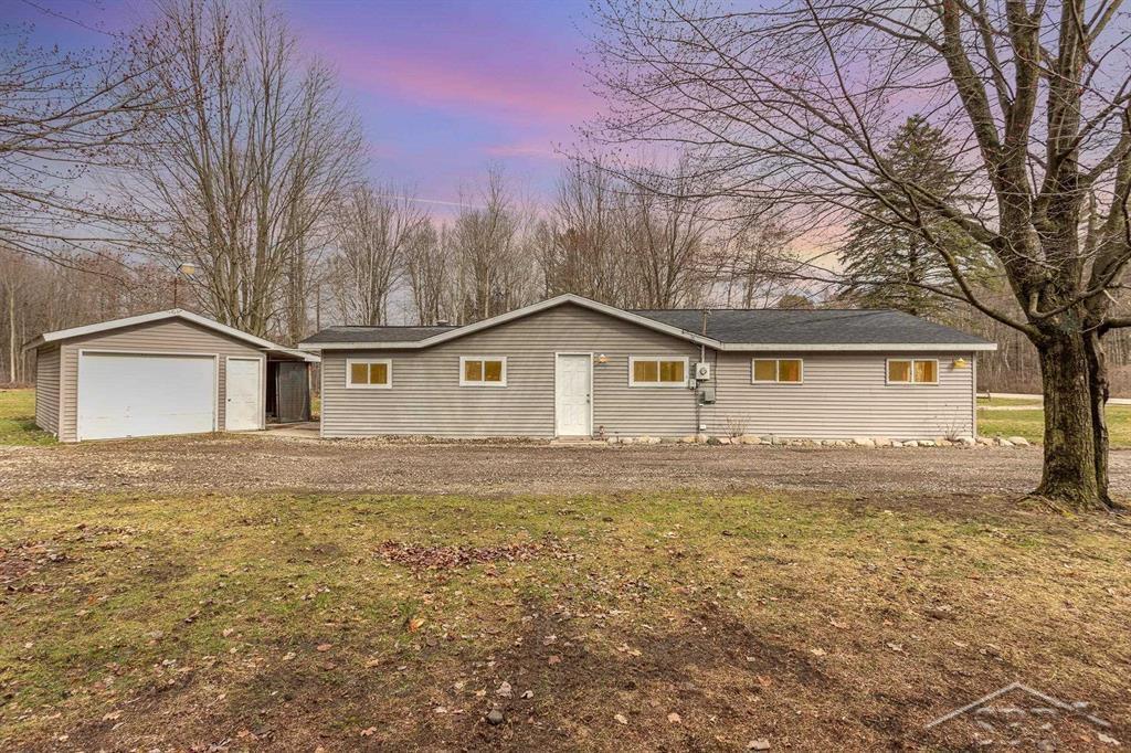 3060 South Patterson Road Midland, MI 48640 - Photo 1 of 32
