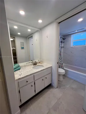 $1,850 | 1481 South Ocean Boulevard, Unit 211E, Lauderdale-by-the-Sea, FL 33062