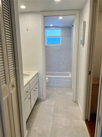 $1,850 | 1481 South Ocean Boulevard, Unit 211E, Lauderdale-by-the-Sea, FL 33062