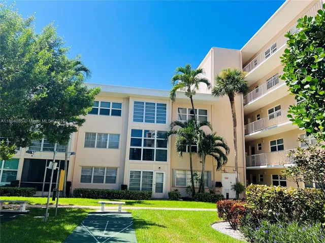 $1,850 | 1481 South Ocean Boulevard, Unit 211E, Lauderdale-by-the-Sea, FL 33062