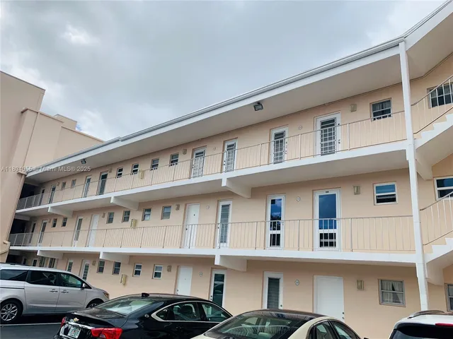 $1,850 | 1481 South Ocean Boulevard, Unit 211E, Lauderdale-by-the-Sea, FL 33062