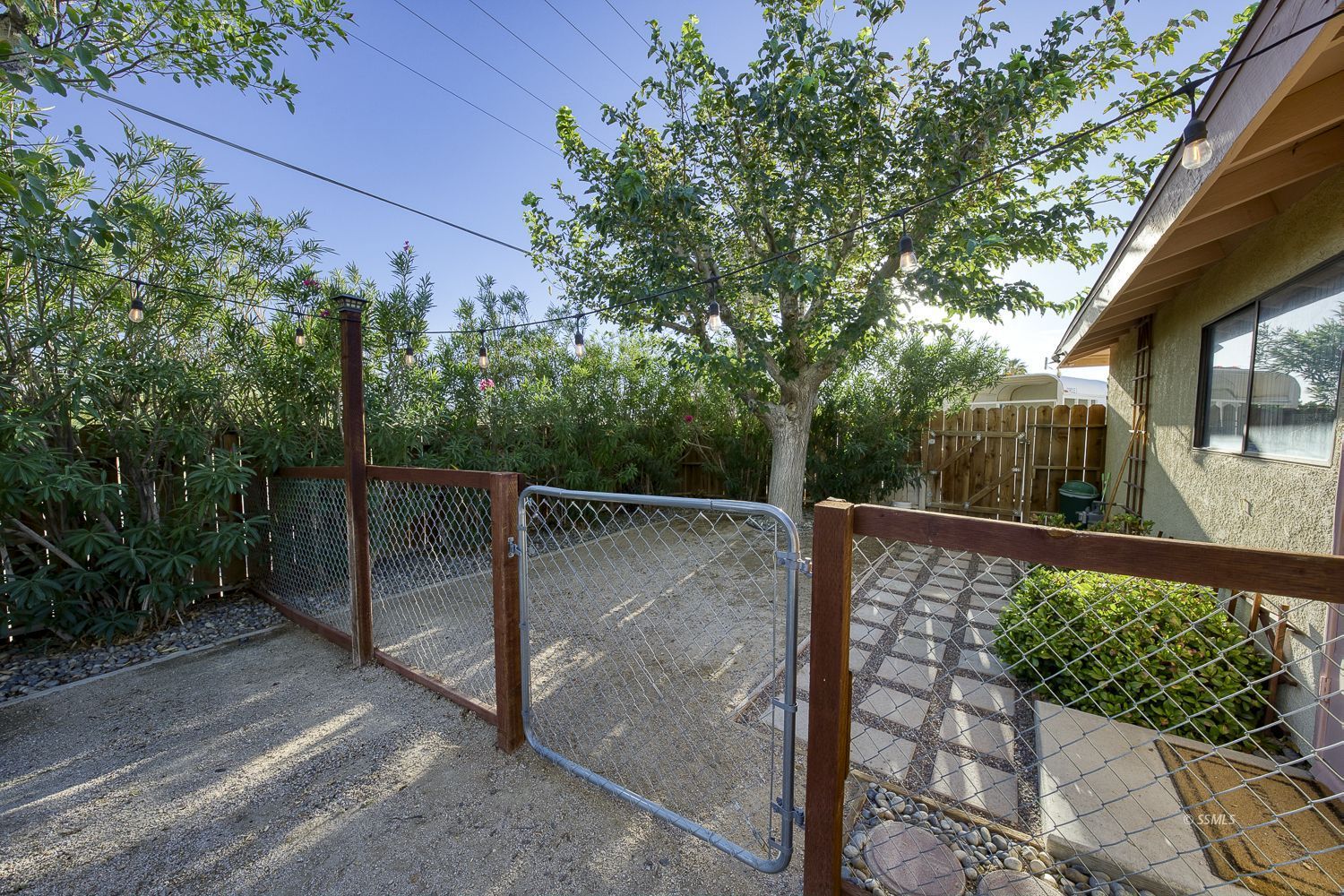 436 South Lincoln Street Ridgecrest, CA 93555 - Photo 28 of 34 a view of a balcony with tree