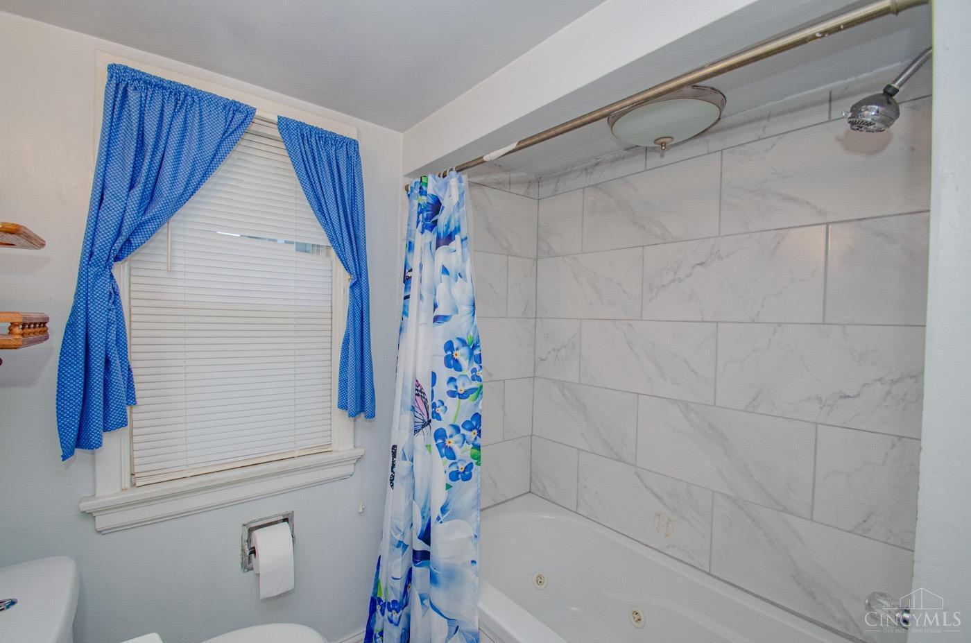 171 Riddle Road Woodlawn, OH 45215 - Photo 14 of 26 Gallery Image 14